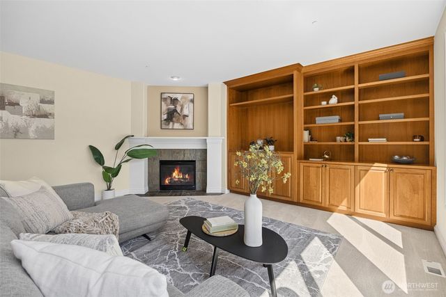 8821 SE 39th Street, Mercer Island, WA 98040