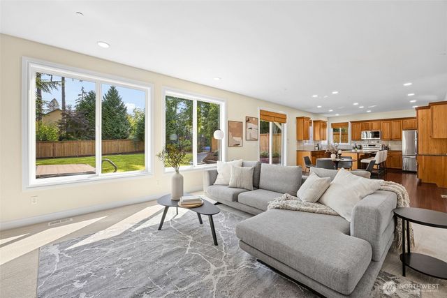 8821 SE 39th Street, Mercer Island, WA 98040