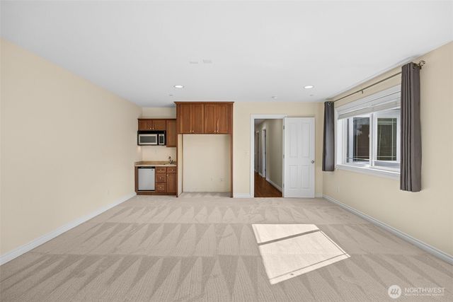 8821 SE 39th Street, Mercer Island, WA 98040