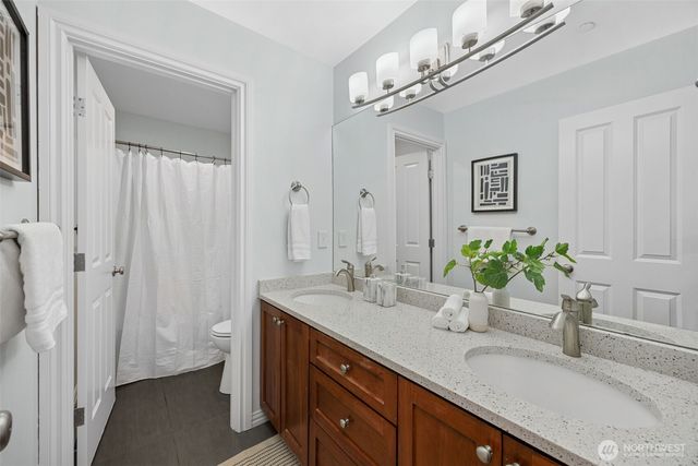 8821 SE 39th Street, Mercer Island, WA 98040