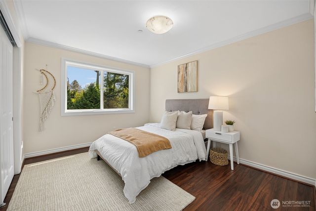 8821 SE 39th Street, Mercer Island, WA 98040