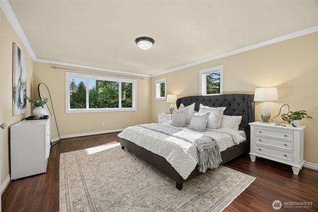 8821 SE 39th Street, Mercer Island, WA 98040