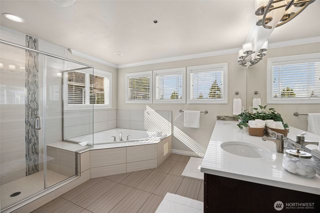 8821 SE 39th Street, Mercer Island, WA 98040