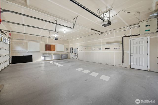 8821 SE 39th Street, Mercer Island, WA 98040