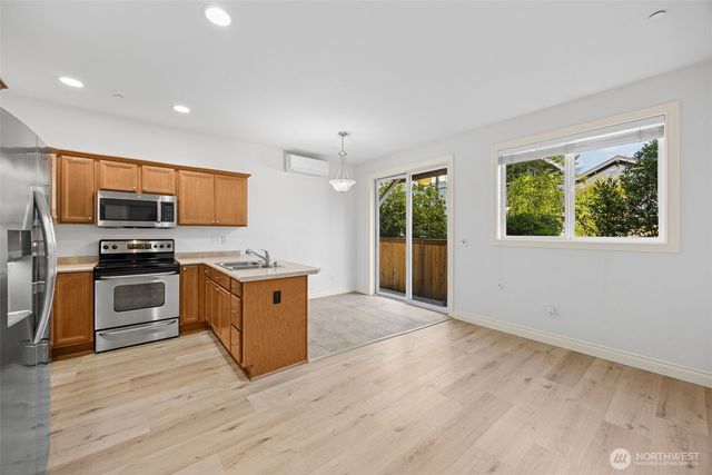 8821 SE 39th Street, Mercer Island, WA 98040