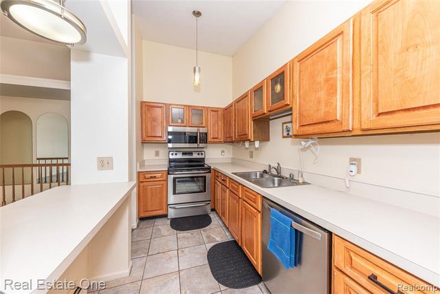 25803 Lexington Drive 4, South Lyon, MI 48178