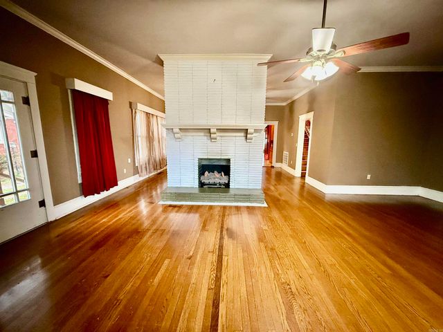 1087 E College Street, Batesville, AR 72501