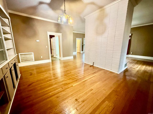 1087 E College Street, Batesville, AR 72501