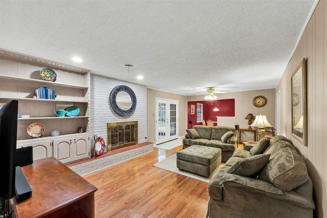 6914 NW Eisenhower Dr, Lawton, OK 73505