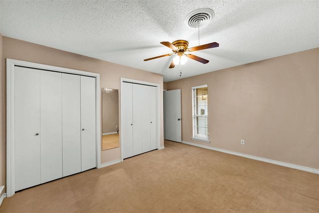 6914 NW Eisenhower Dr, Lawton, OK 73505