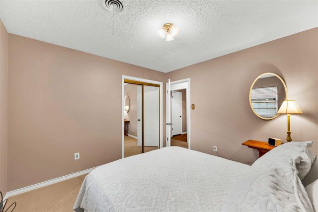 6914 NW Eisenhower Dr, Lawton, OK 73505