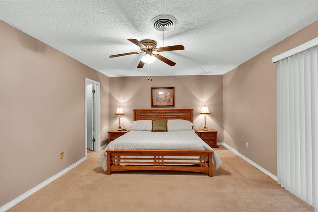 6914 NW Eisenhower Dr, Lawton, OK 73505