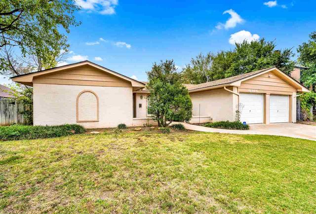 6914 NW Eisenhower Dr, Lawton, OK 73505