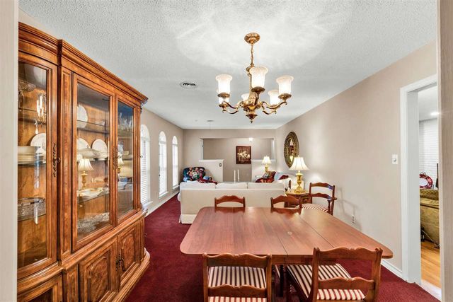 6914 NW Eisenhower Dr, Lawton, OK 73505