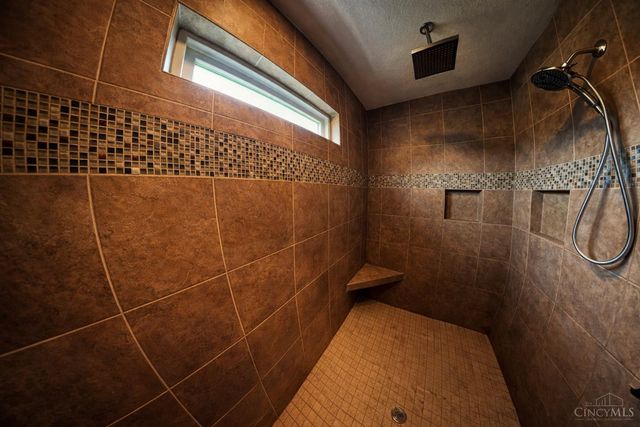 8005 Bending Willow Court, Clearcreek Twp., OH 45068