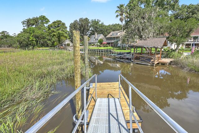 2230 Waterfowl Lane, Charleston, SC 29414
