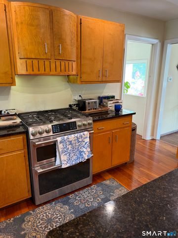 10 Heron Road, Norwalk, CT 06855
