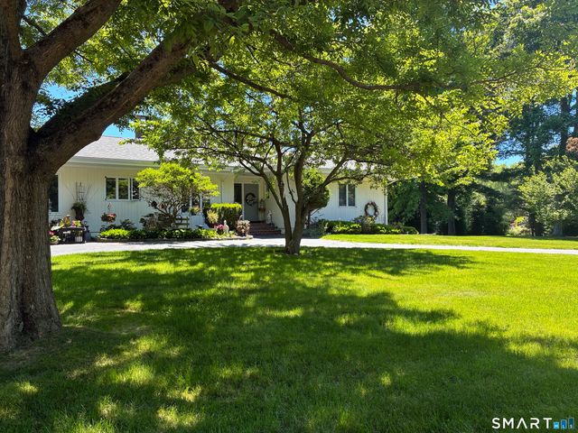 10 Heron Road, Norwalk, CT 06855