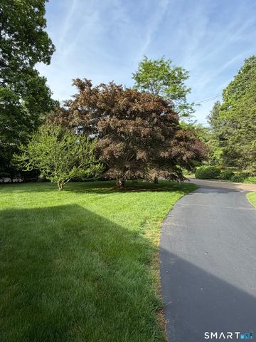 10 Heron Road, Norwalk, CT 06855