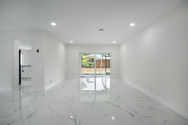 8535 NW 25th Place, Coral Springs, FL 33065