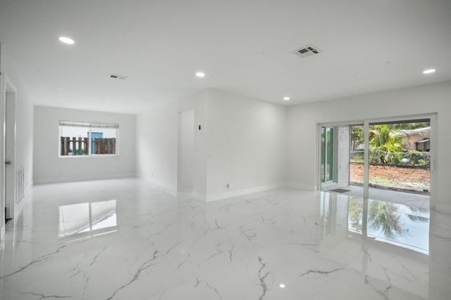8535 NW 25th Place, Coral Springs, FL 33065