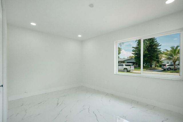 8535 NW 25th Place, Coral Springs, FL 33065
