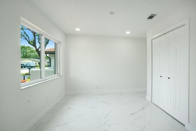 8535 NW 25th Place, Coral Springs, FL 33065