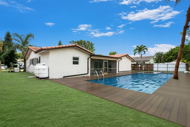 8535 NW 25th Place, Coral Springs, FL 33065