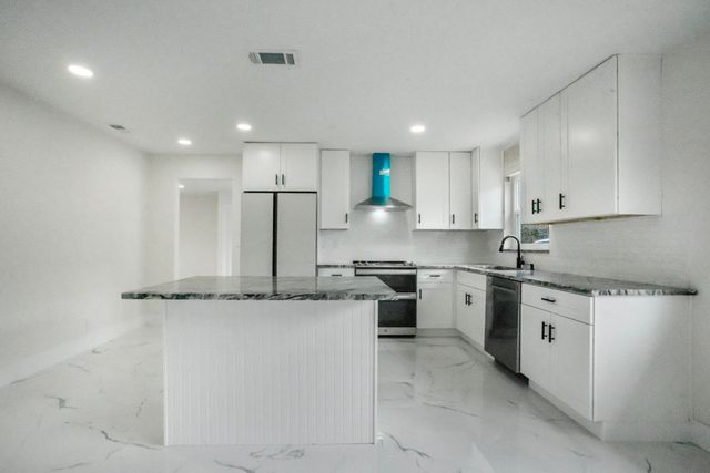 8535 NW 25th Place, Coral Springs, FL 33065