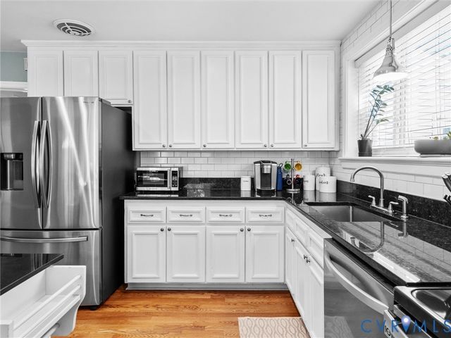 8314 Erma Ln, Richmond, VA 23229