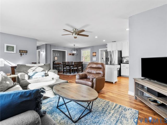 8314 Erma Ln, Richmond, VA 23229