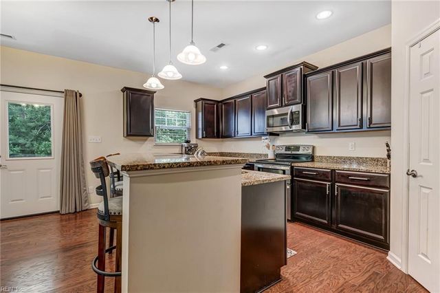 8201 Ruddock PL, Hayes, VA 23072