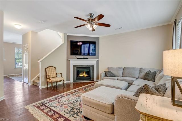 8201 Ruddock PL, Hayes, VA 23072