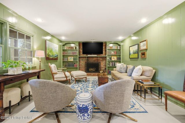 5204 Moccasin Trail, Louisville, KY 40207