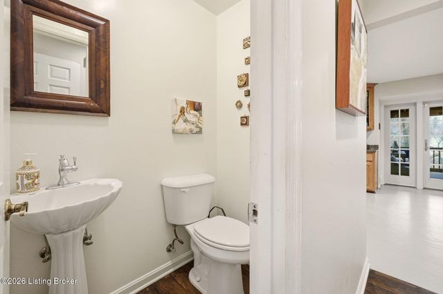 5204 Moccasin Trail, Louisville, KY 40207