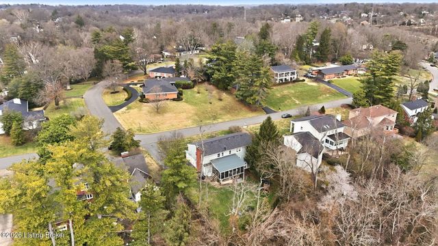 5204 Moccasin Trail, Louisville, KY 40207