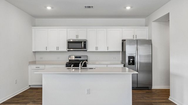 195 Mustang Lake CIR, Buda, TX 78610