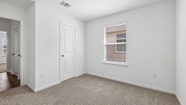 195 Mustang Lake CIR, Buda, TX 78610