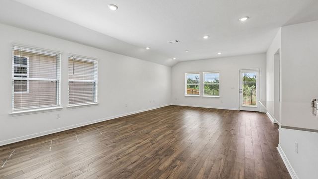 195 Mustang Lake CIR, Buda, TX 78610
