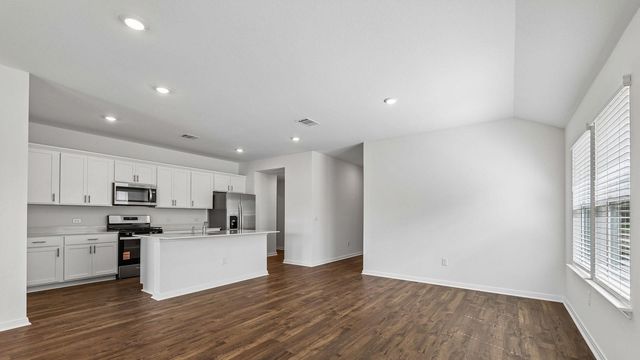 195 Mustang Lake CIR, Buda, TX 78610
