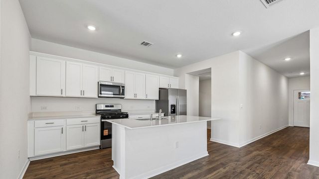 195 Mustang Lake CIR, Buda, TX 78610