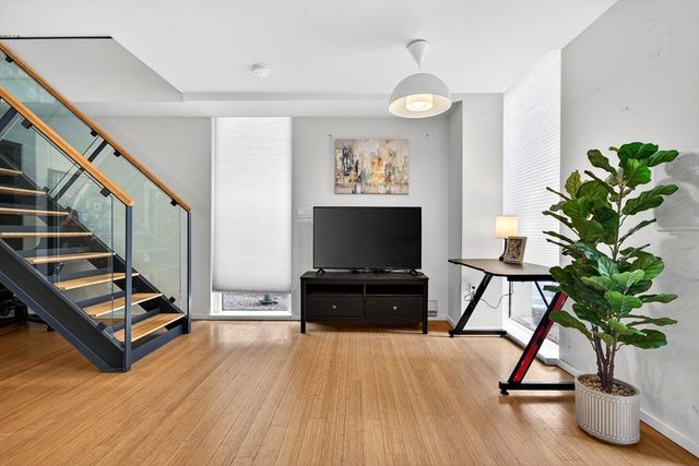 2 Earhart St 134, Cambridge, MA 02141