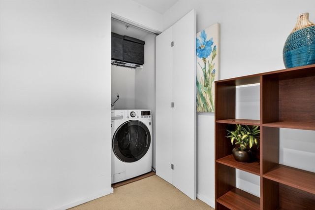 2 Earhart St 134, Cambridge, MA 02141