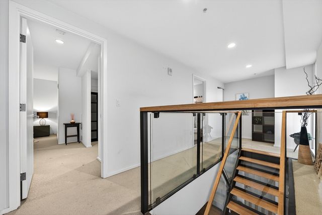 2 Earhart St 134, Cambridge, MA 02141
