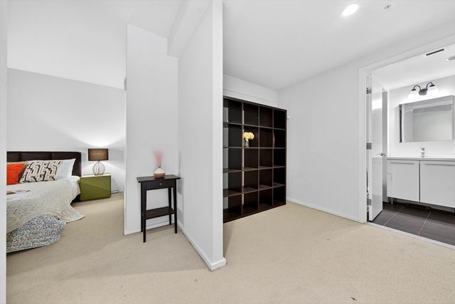 2 Earhart St 134, Cambridge, MA 02141