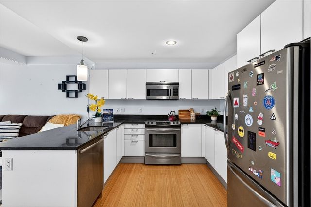 2 Earhart St 134, Cambridge, MA 02141