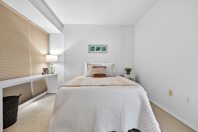 2 Earhart St 134, Cambridge, MA 02141