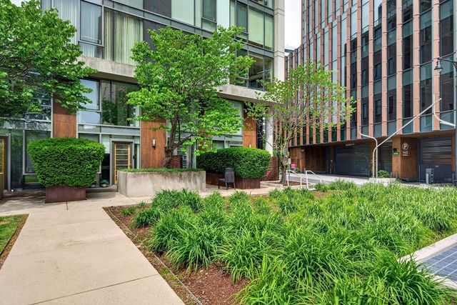 2 Earhart St 134, Cambridge, MA 02141