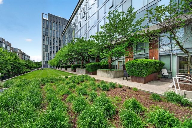 2 Earhart St 134, Cambridge, MA 02141