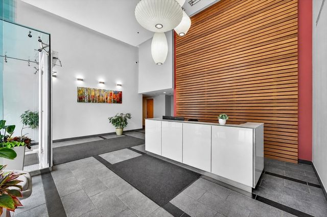 2 Earhart St 134, Cambridge, MA 02141